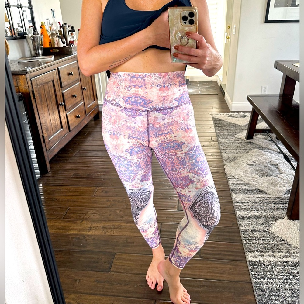 Evolution and Creation Leggings Athletic Activewear Yoga Meditation Size Small